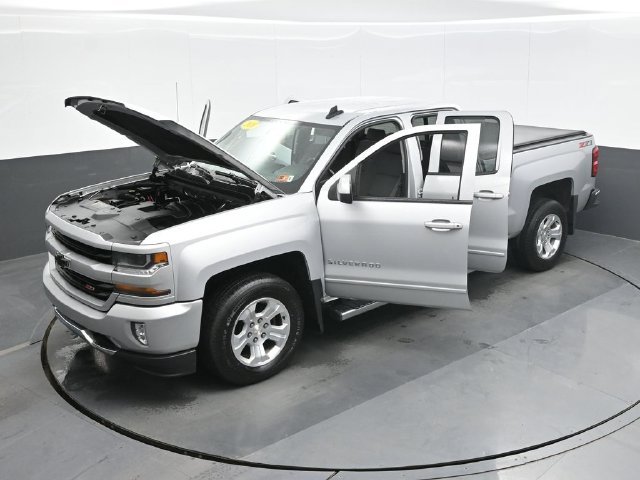 Used 2018 Silver Chevrolet LT image 28