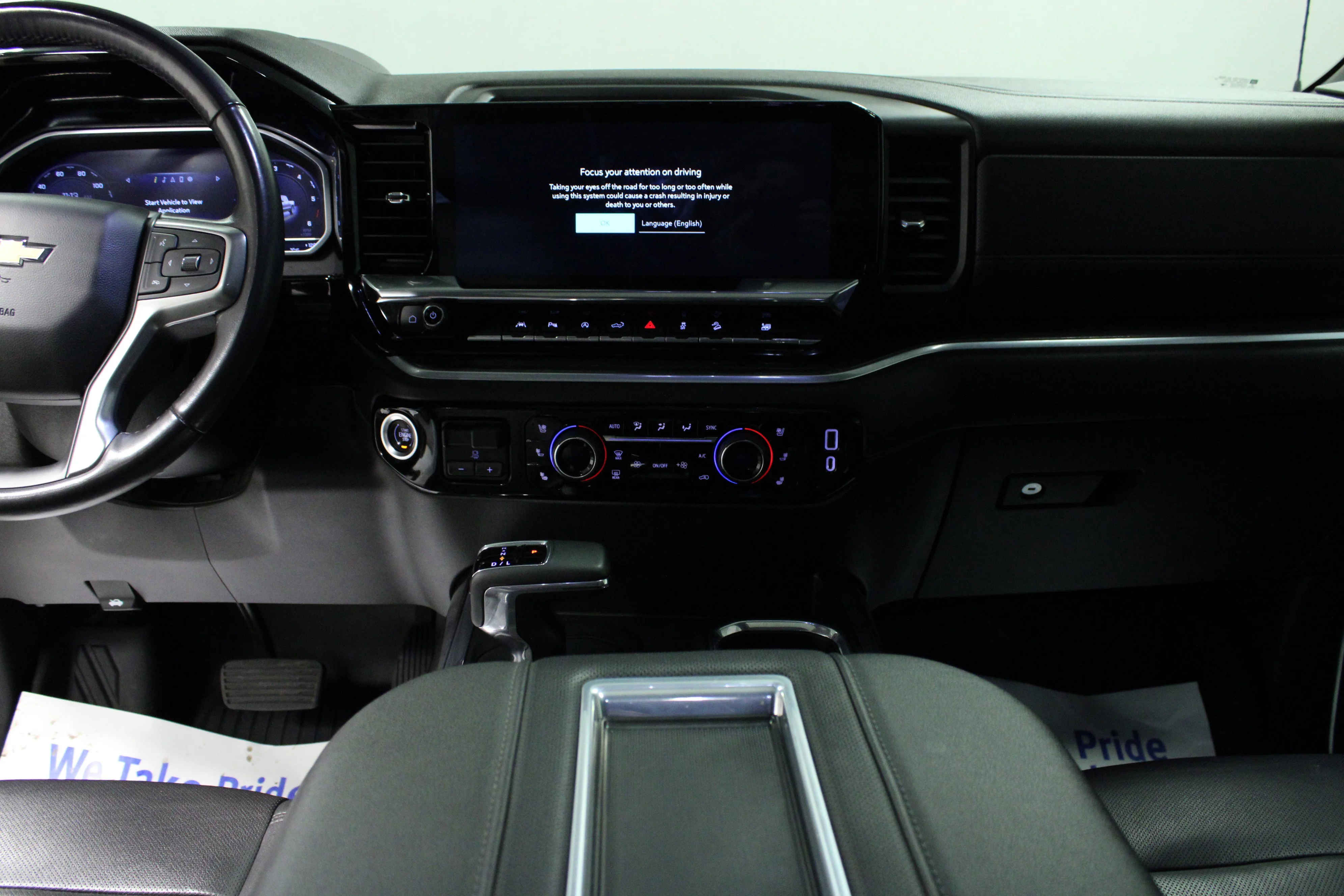 Used 2022 Summit White Chevrolet LTZ image 18