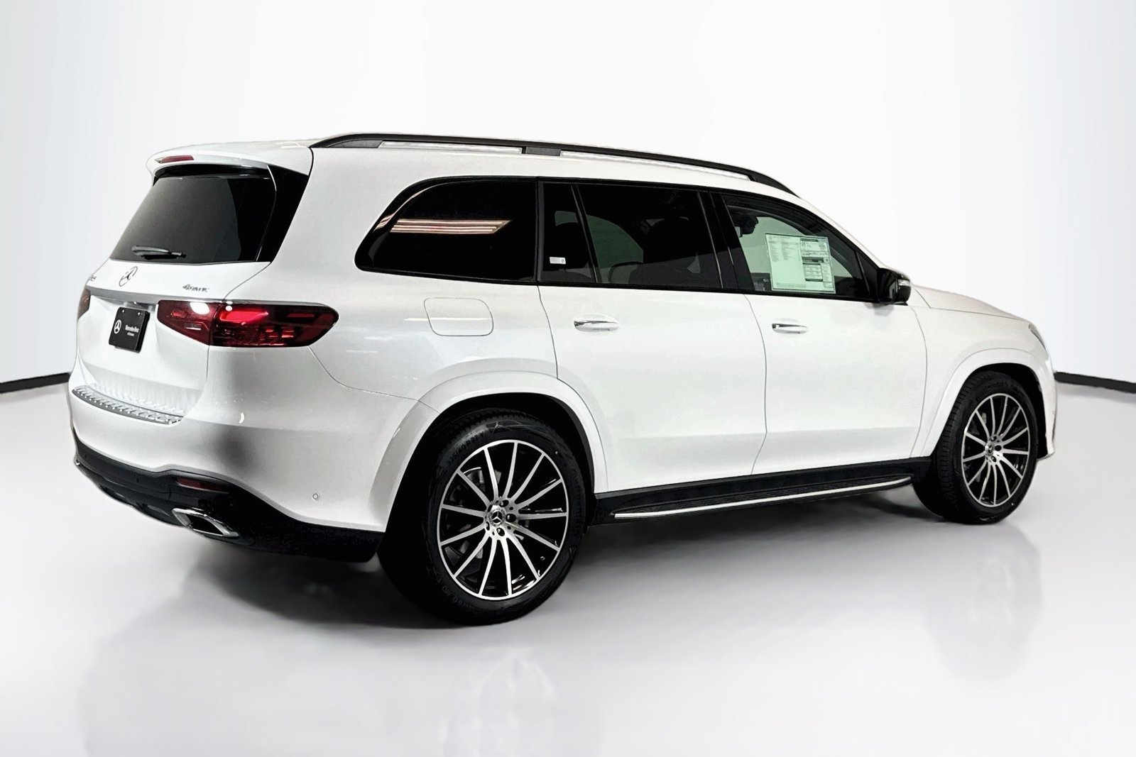 New 2026 MANUFAKTUR Moonlight White Metallic Mercedes-Benz GLS 450 image 5