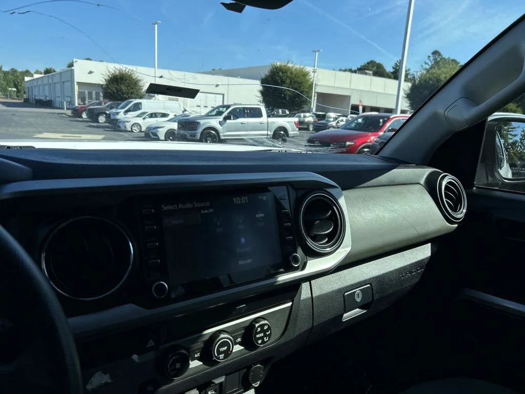 Used 2020 White Toyota SR5 image 40