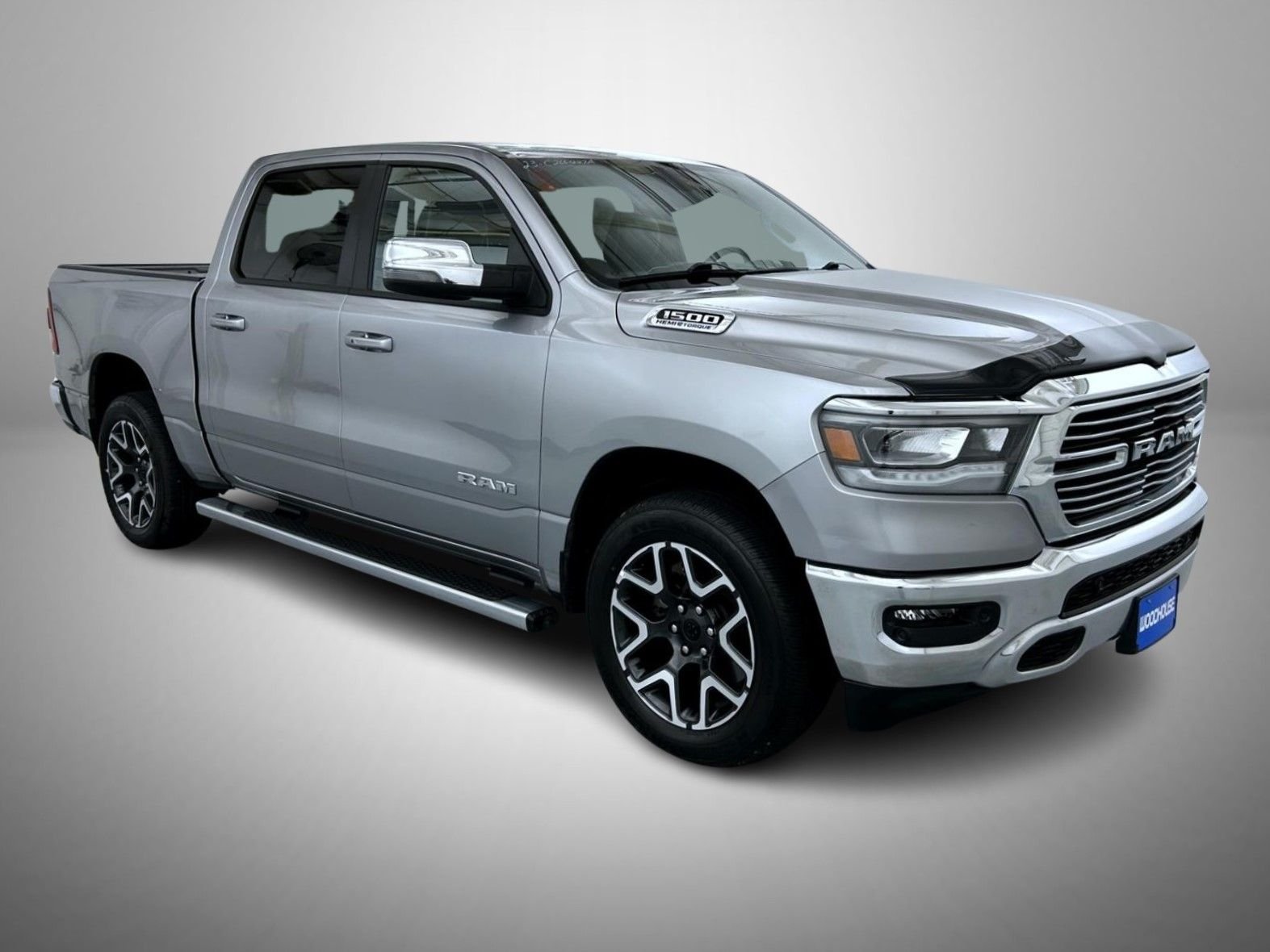Used 2023 Silver Ram Laramie image 3