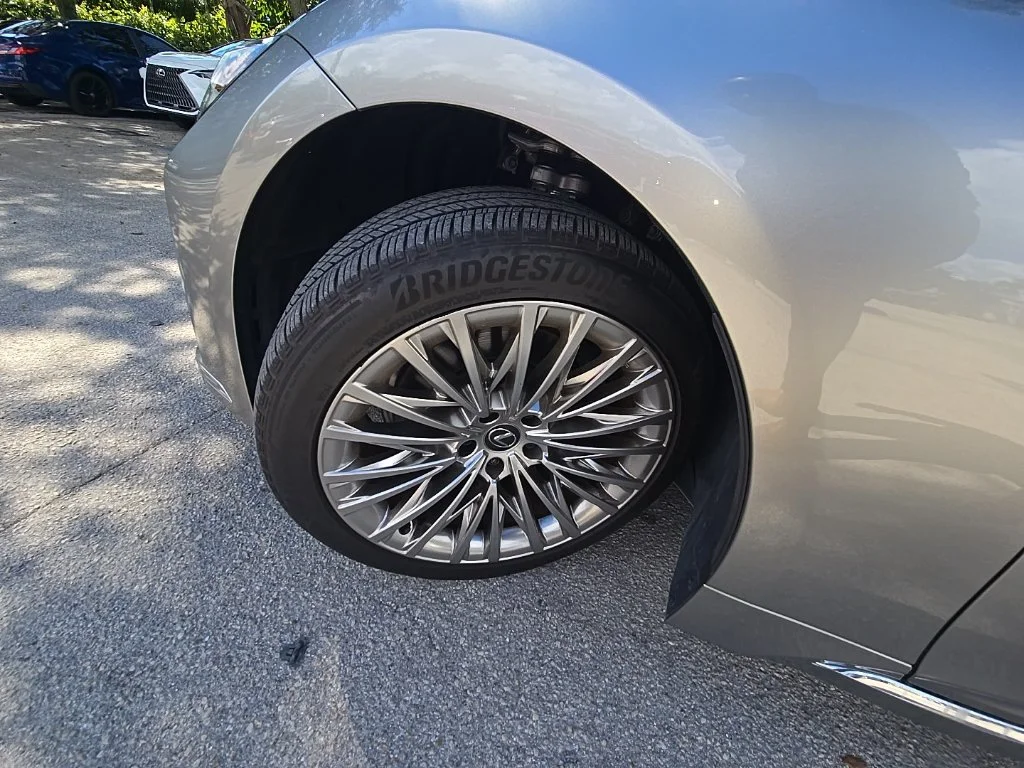 Certified Used 2024 Silver Lexus 500 Base image 9