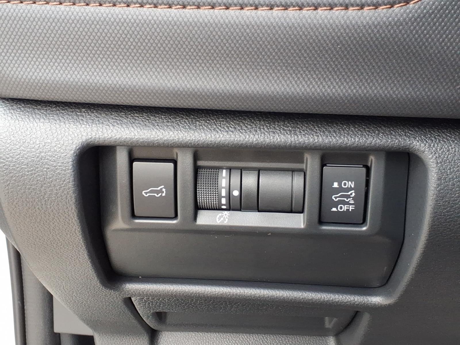 Used 2025 WHITE Subaru Touring image 23