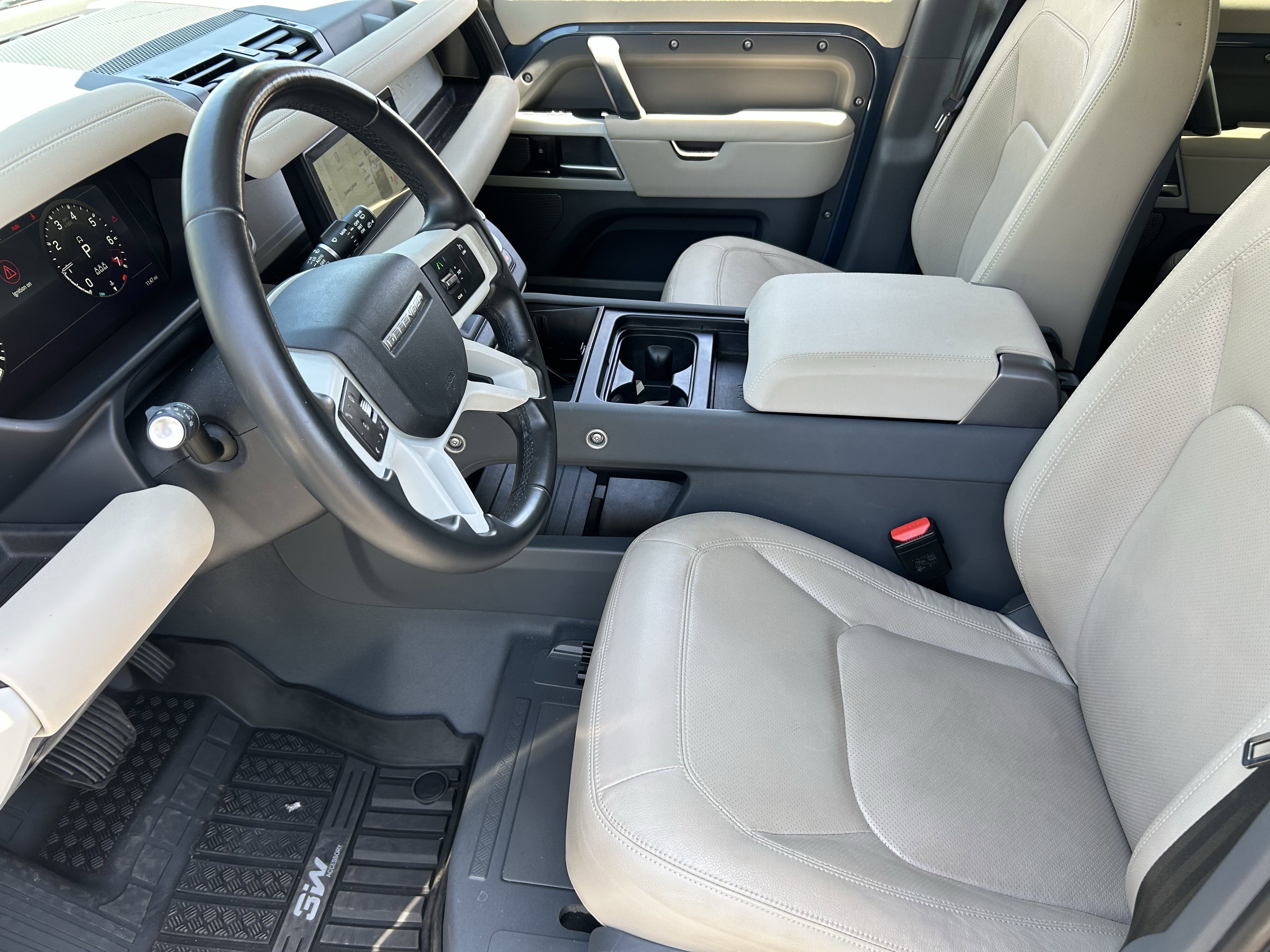 Used 2023 Blue Land Rover S image 17