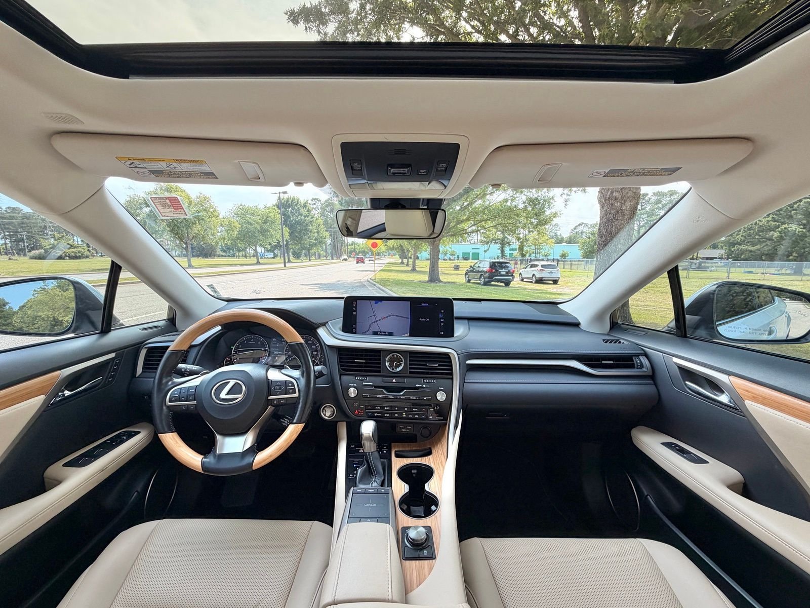 Used 2021 White Pearl Lexus 350L image 2