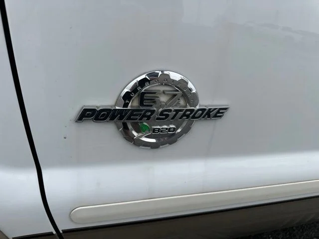 Used 2012 White Ford Lariat image 28