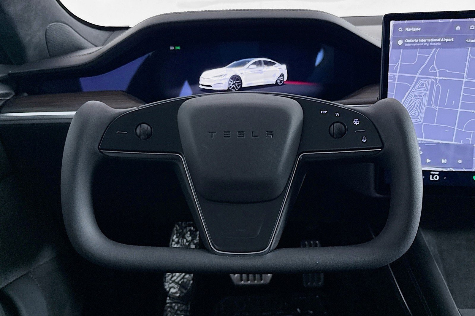 Used 2023 WHITE Tesla Standard Range image 17