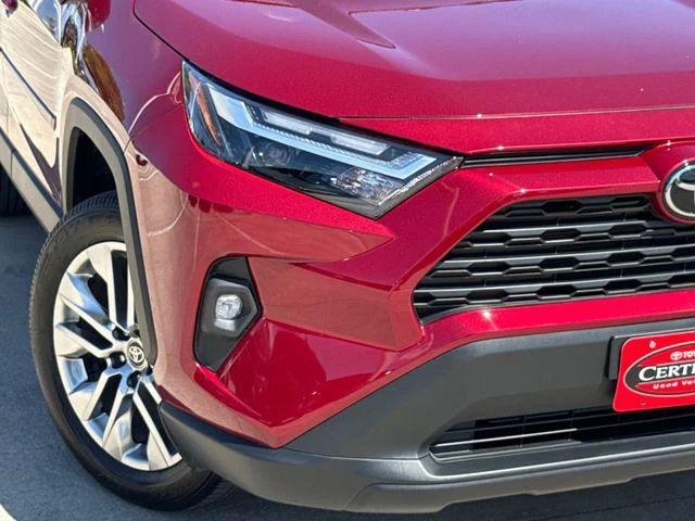 Certified Used 2025 RED MC. Toyota XLE Premium image 36
