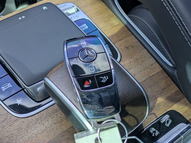 Used 2023  Mercedes-Benz Maybach GLS 600 image 32