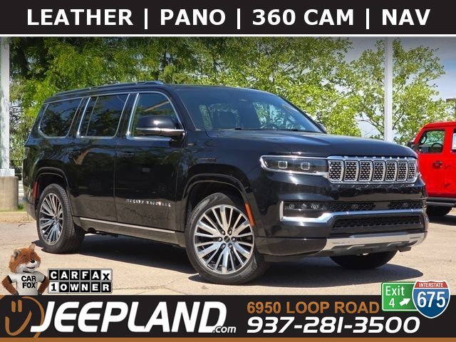 Used 2025 Diamond Black Crystal Pearlcoat Jeep Base image 1