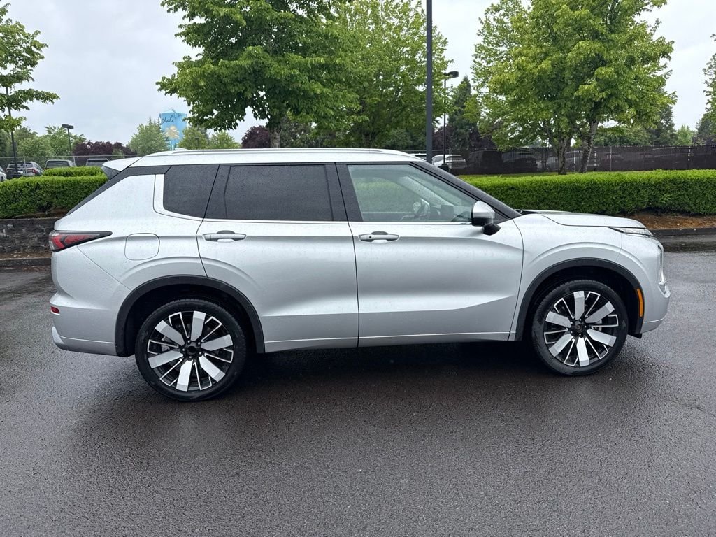 Used 2025 Alloy Silver Metallic Mitsubishi SEL image 8