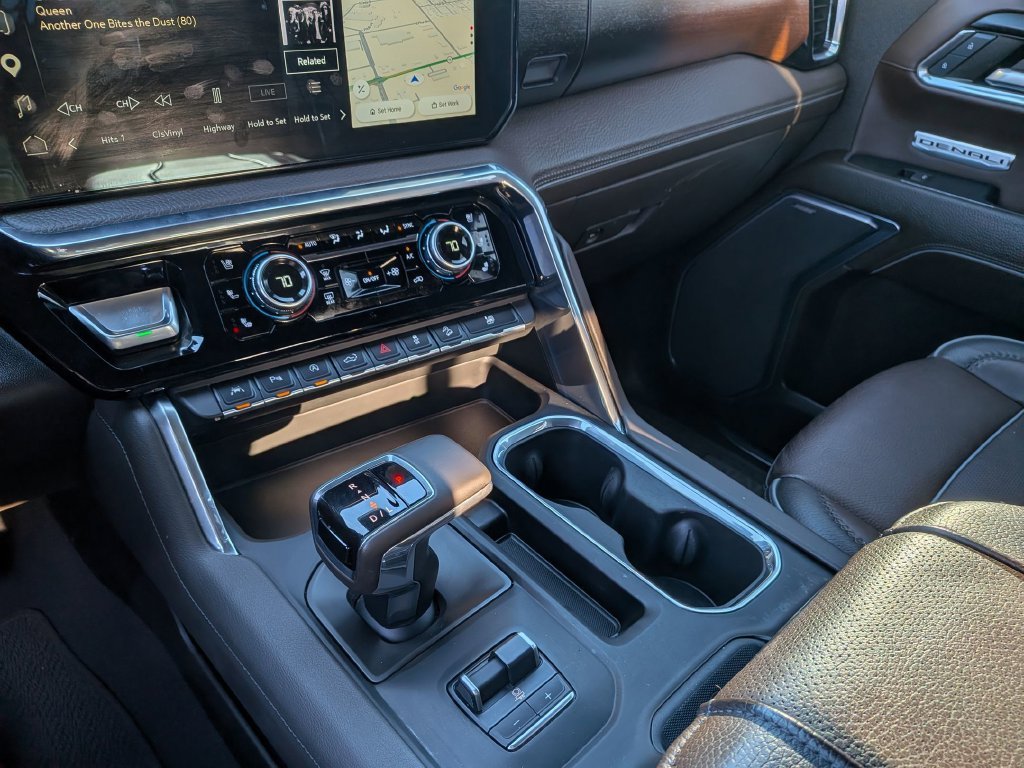 Used 2024 White GMC Denali image 24
