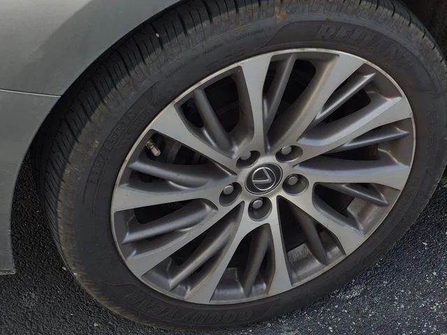 Used 2021 Atomic Silver Lexus 350 image 4