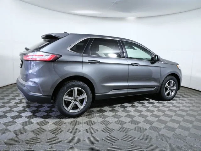 Used 2024 Gray Ford SEL image 8