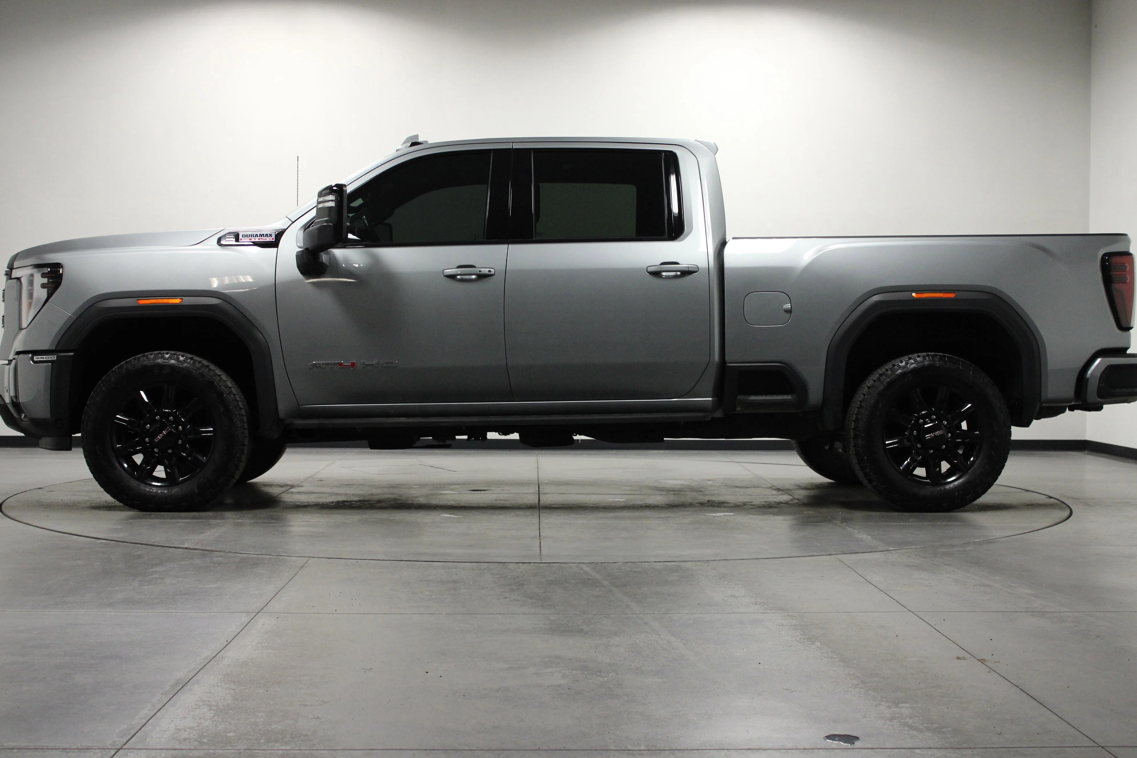 Used 2024 Sterling Metallic GMC AT4 image 7