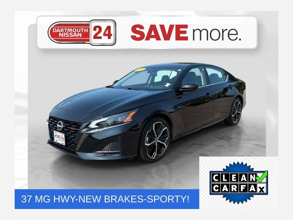 Used 2024 Black Nissan 2.5 SR image 1