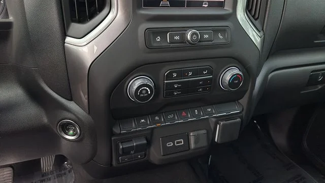 Used 2025 White Chevrolet Custom image 29
