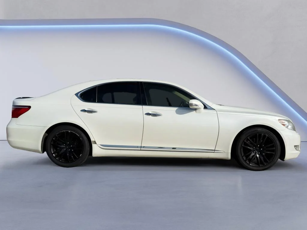 Used 2011 Starfire Pearl Lexus Base image 7