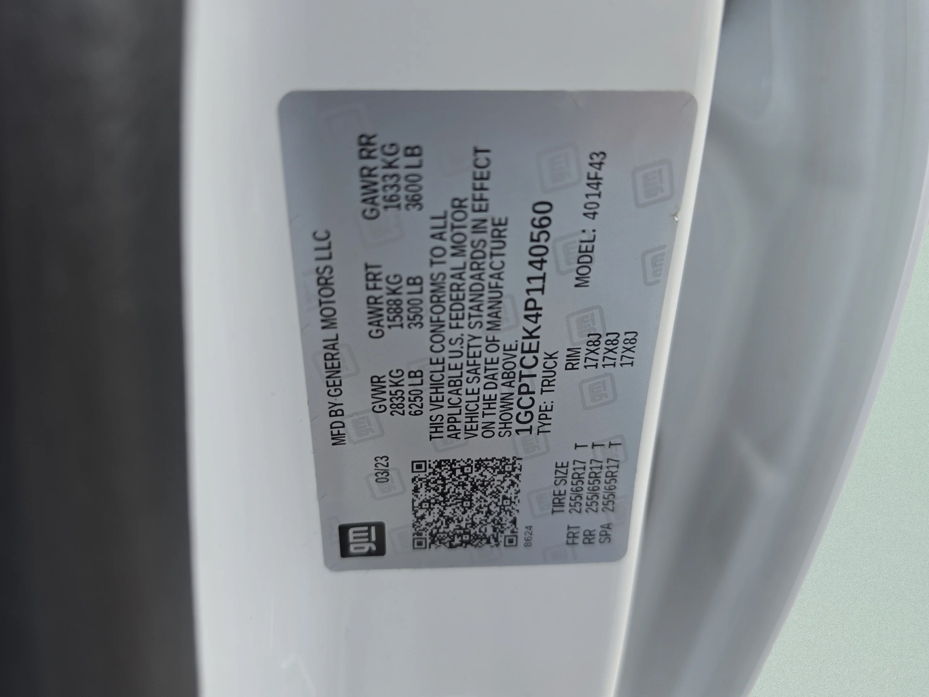 Used 2023 Summit White Chevrolet 4WD LT image 43
