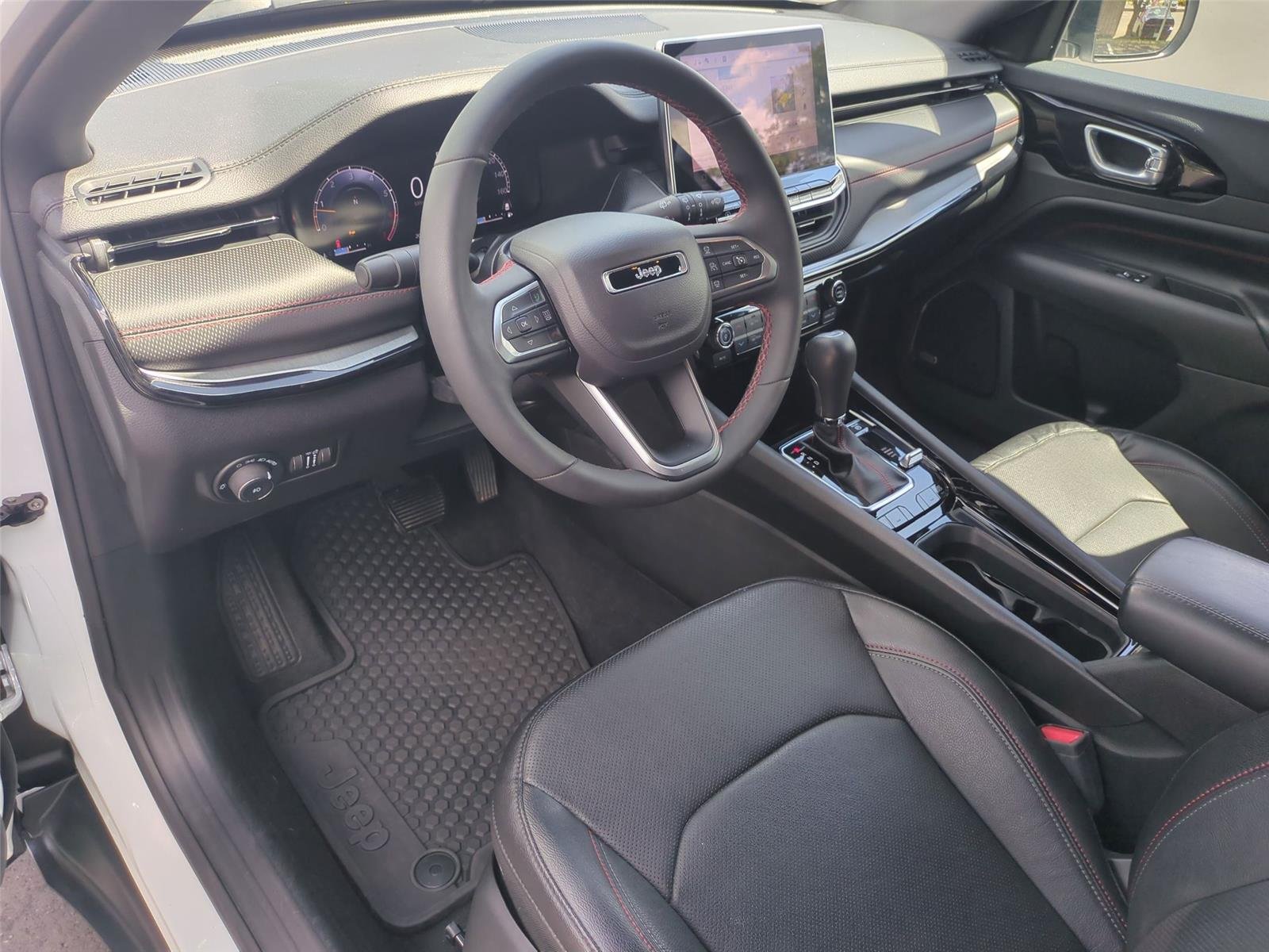 Used 2024 Bright White Clearcoat Jeep Trailhawk image 31