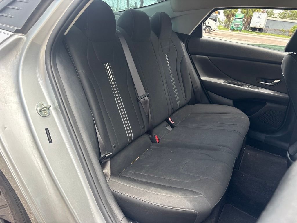 2021 Hyundai Elantra SEL - Photo 14