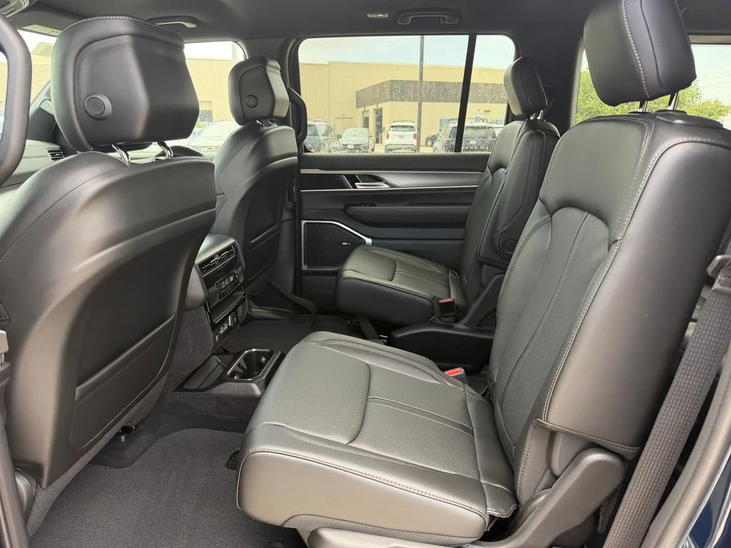 New 2026 Fathom Blue Pearlcoat Jeep  image 10