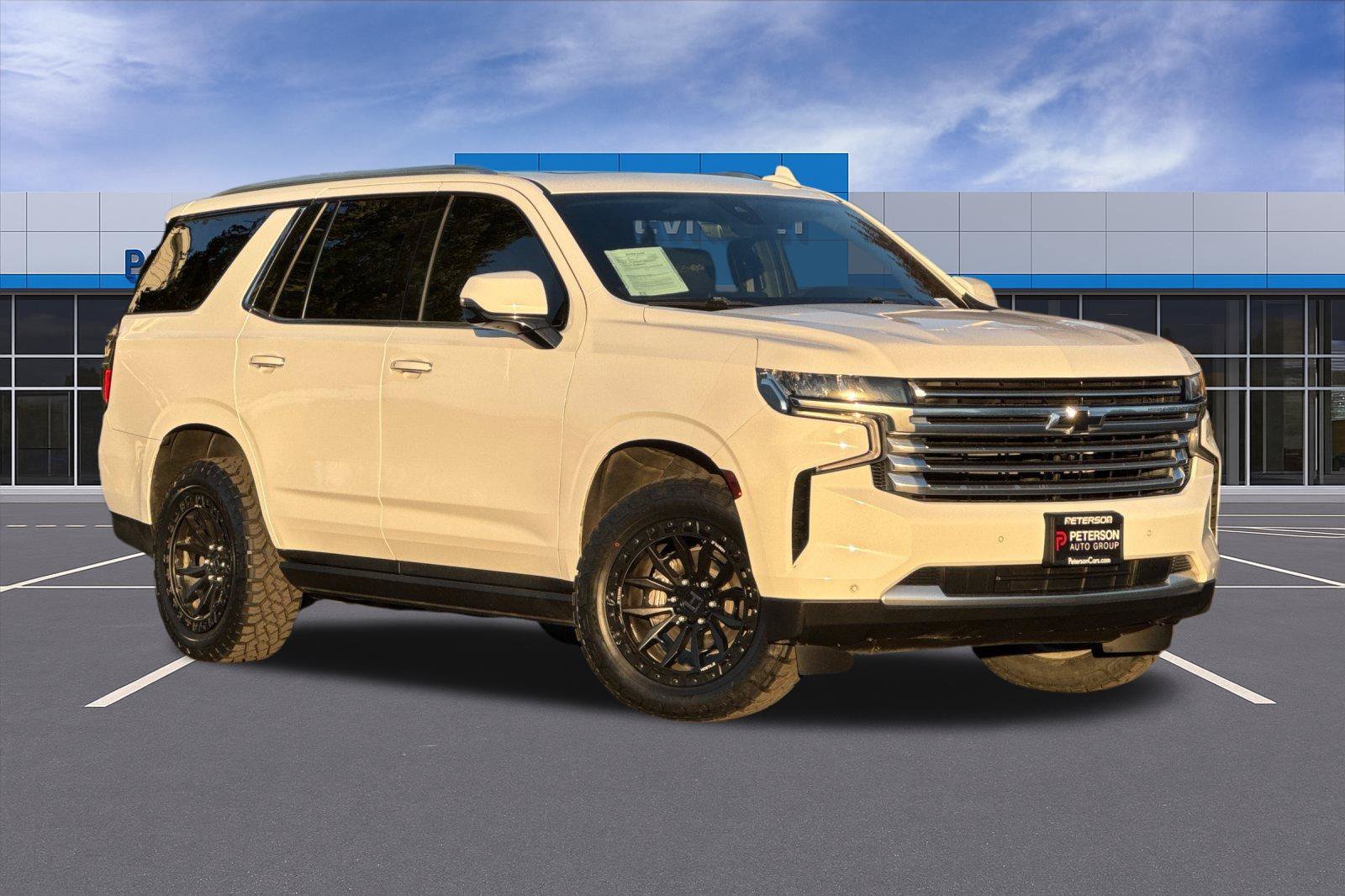 Used 2021 White Chevrolet High Country image 2