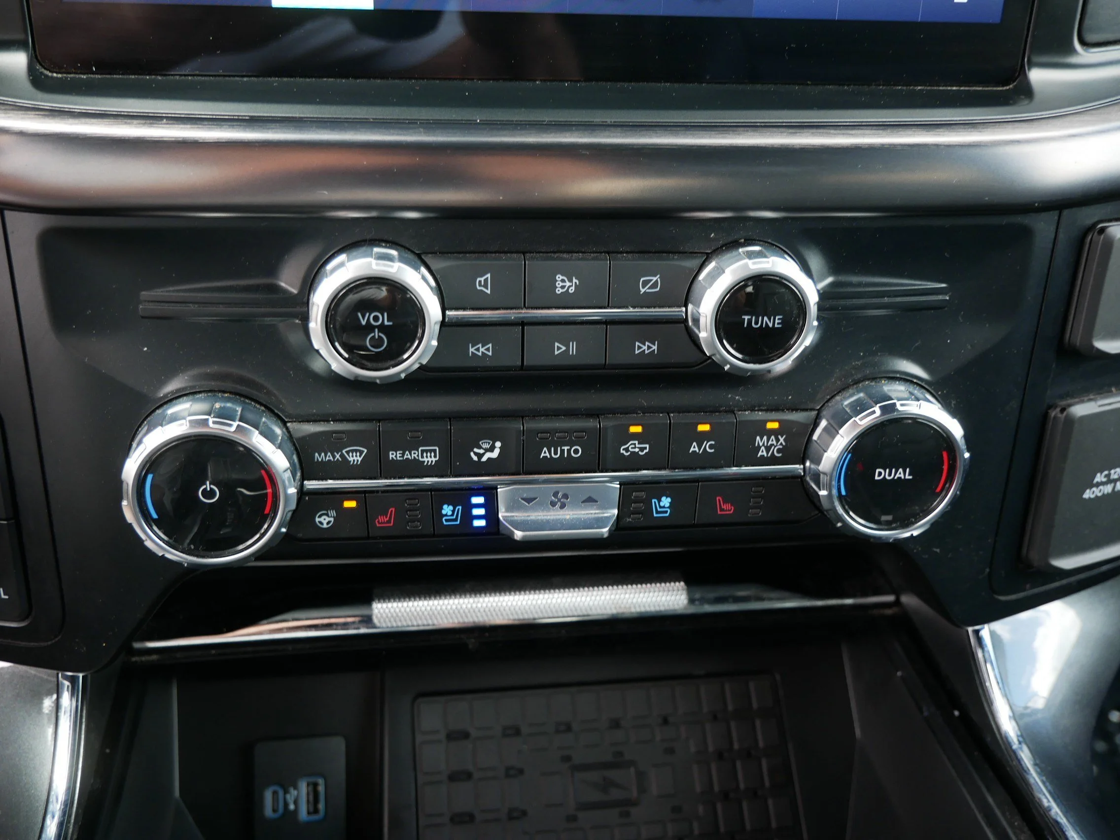 Used 2023 Oxford White Ford LARIAT image 23