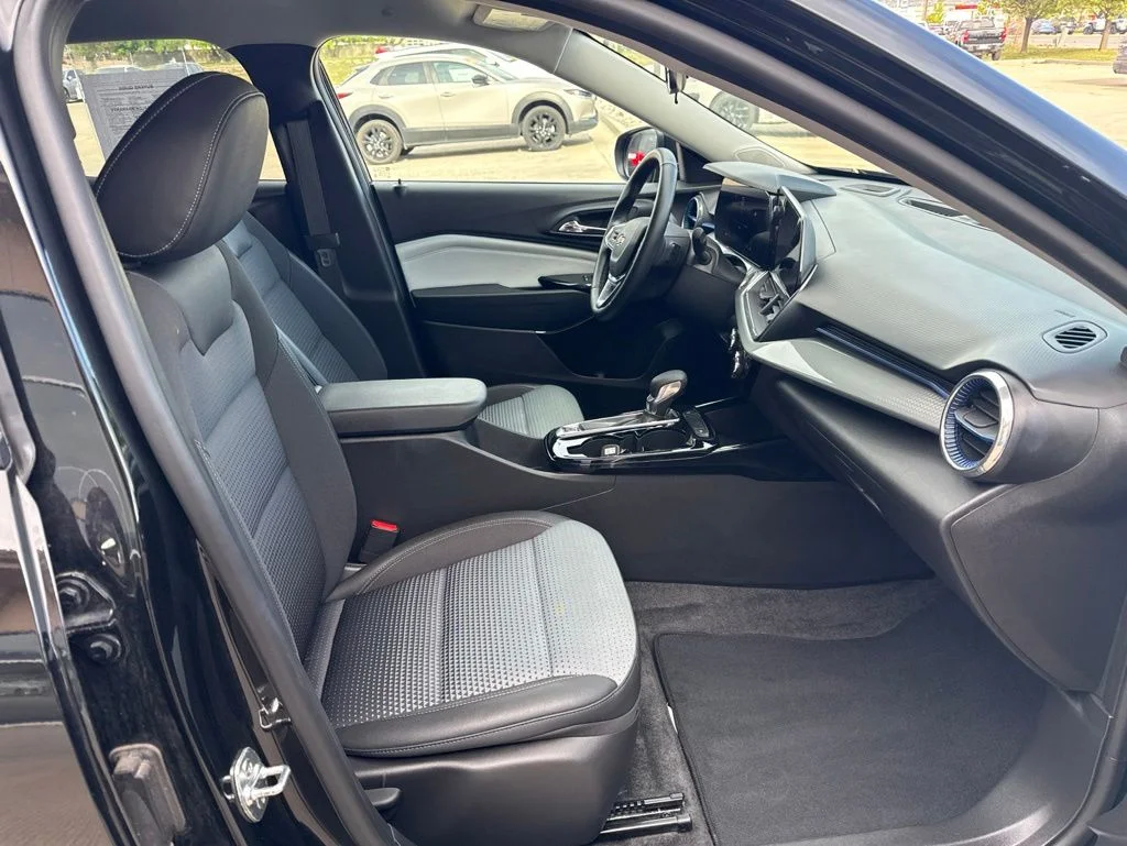 Used 2025 Black Chevrolet LT image 20
