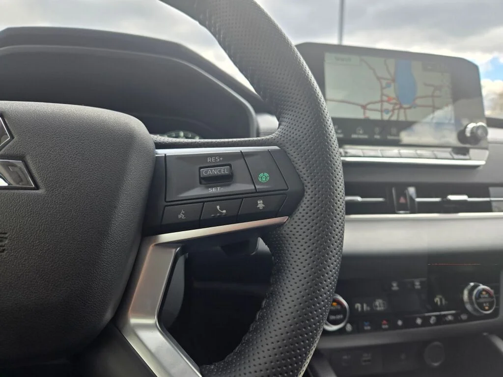 2025 Mitsubishi Outlander Plug-in Hybrid SEL - Photo 32