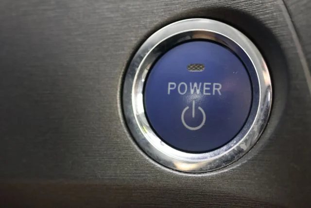 Used 2015 Silver Toyota Three image 14