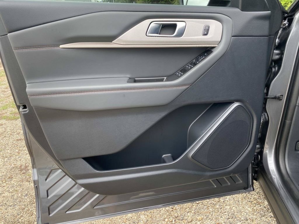 New 2026 Carbonized Gray Metallic Ford Active image 12