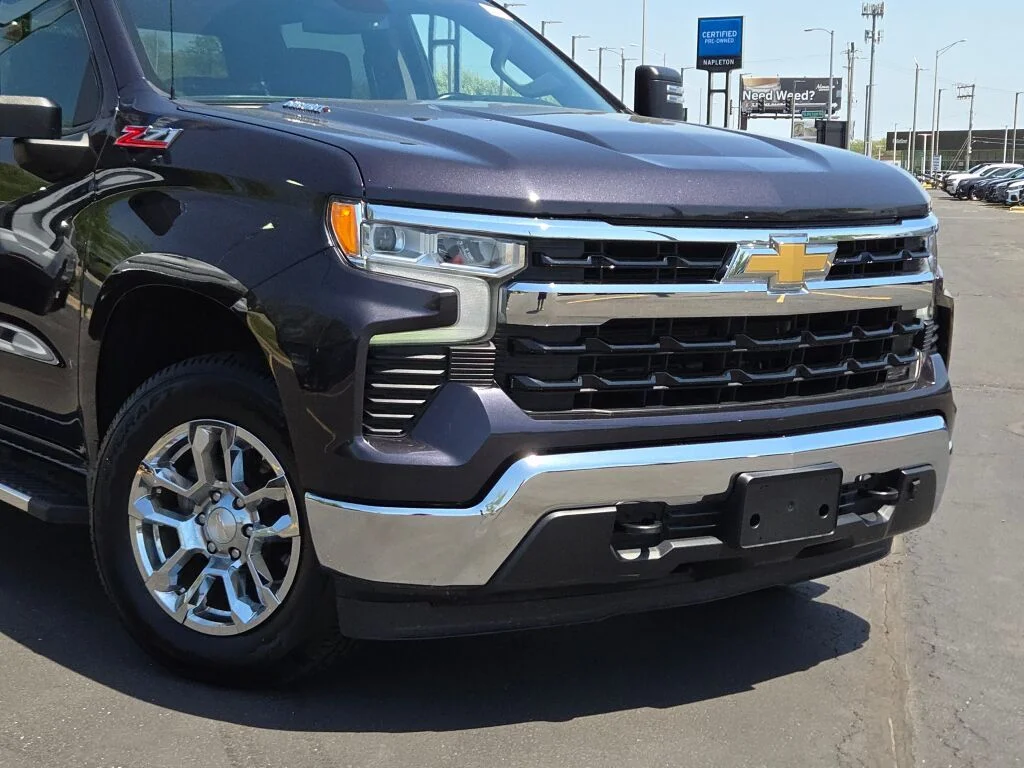Used 2022 Gray Chevrolet LT image 2