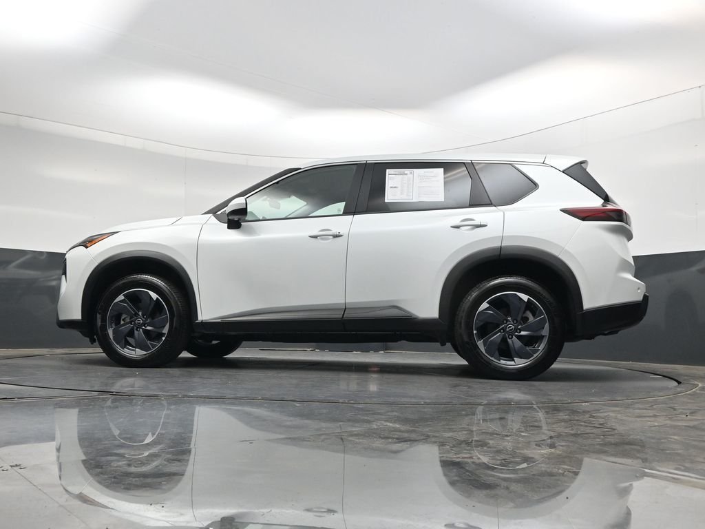 Used 2025 White Nissan SV image 36