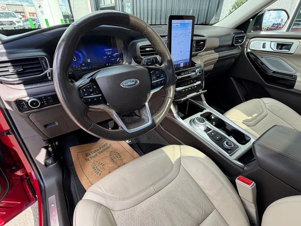 Used 2023 Red Ford Platinum image 11