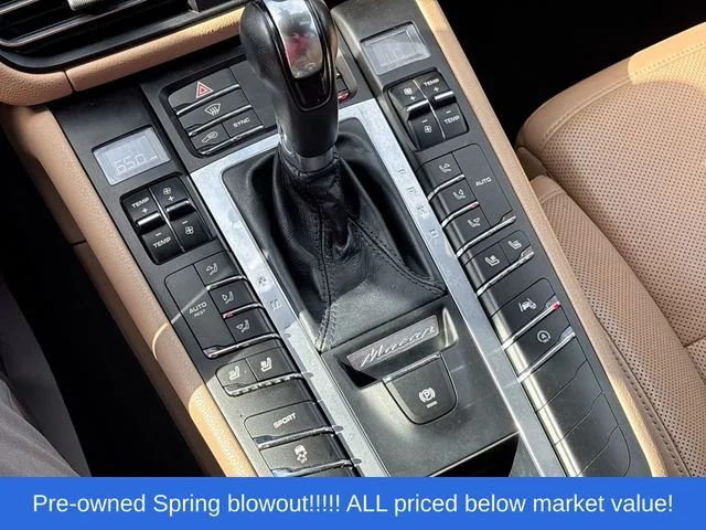 Used 2019 White Porsche SUV image 26