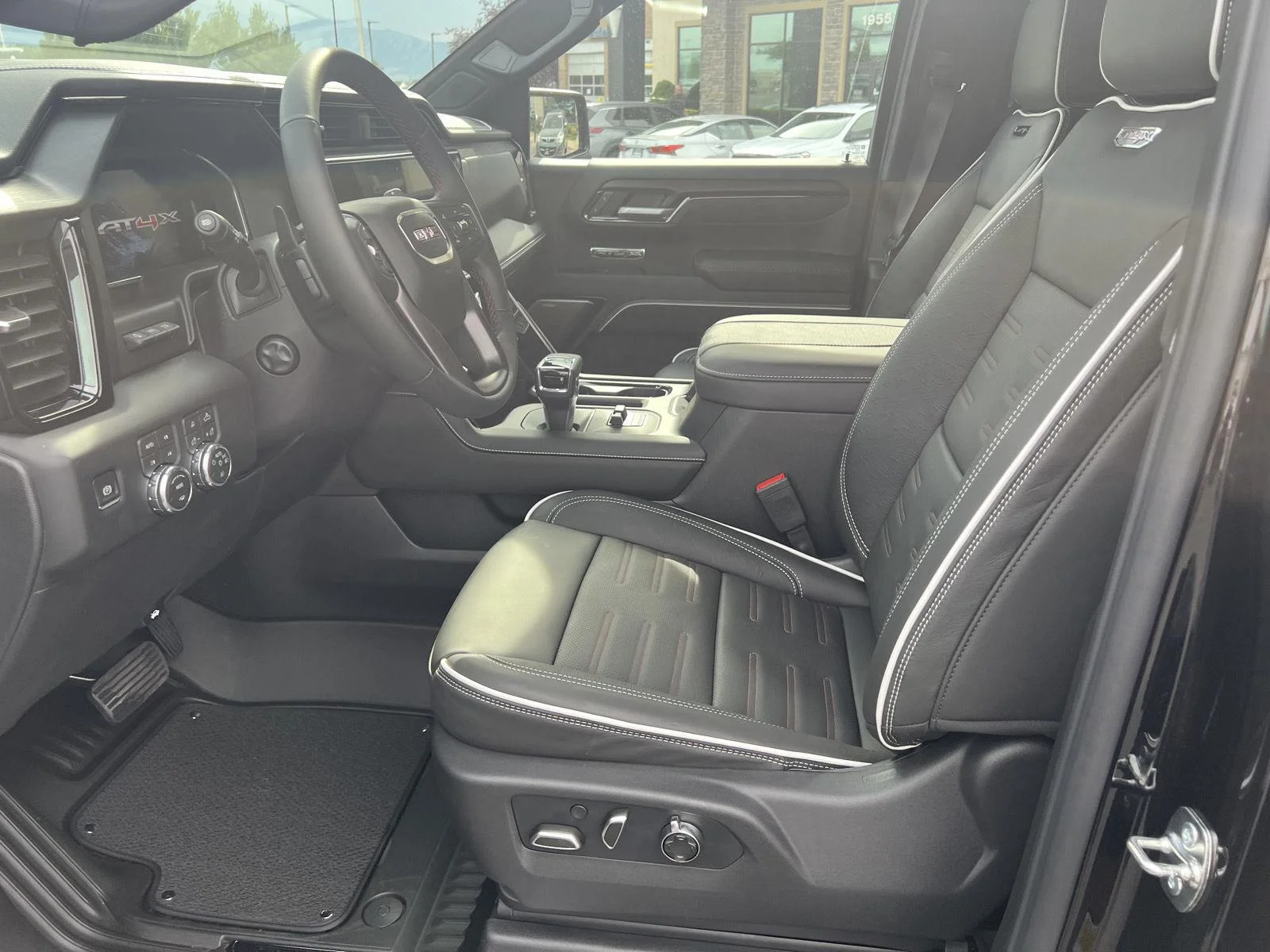 2026 GMC Sierra 1500 AT4X - Photo 16