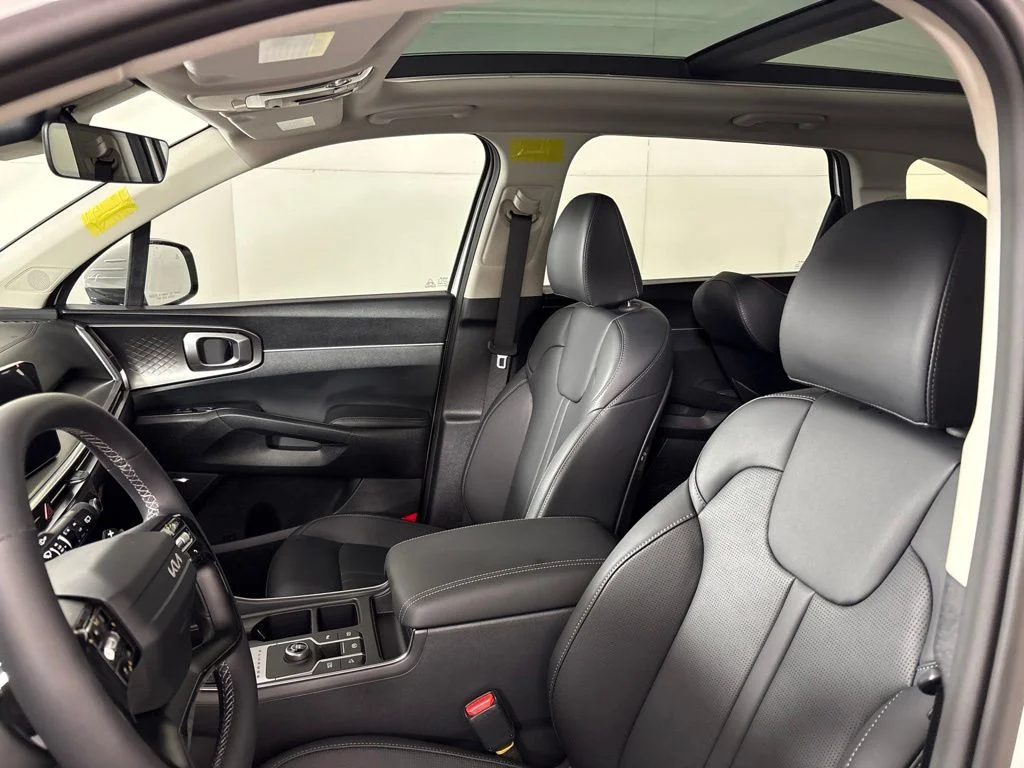 New 2026 Snow White Pearl Kia EX image 30