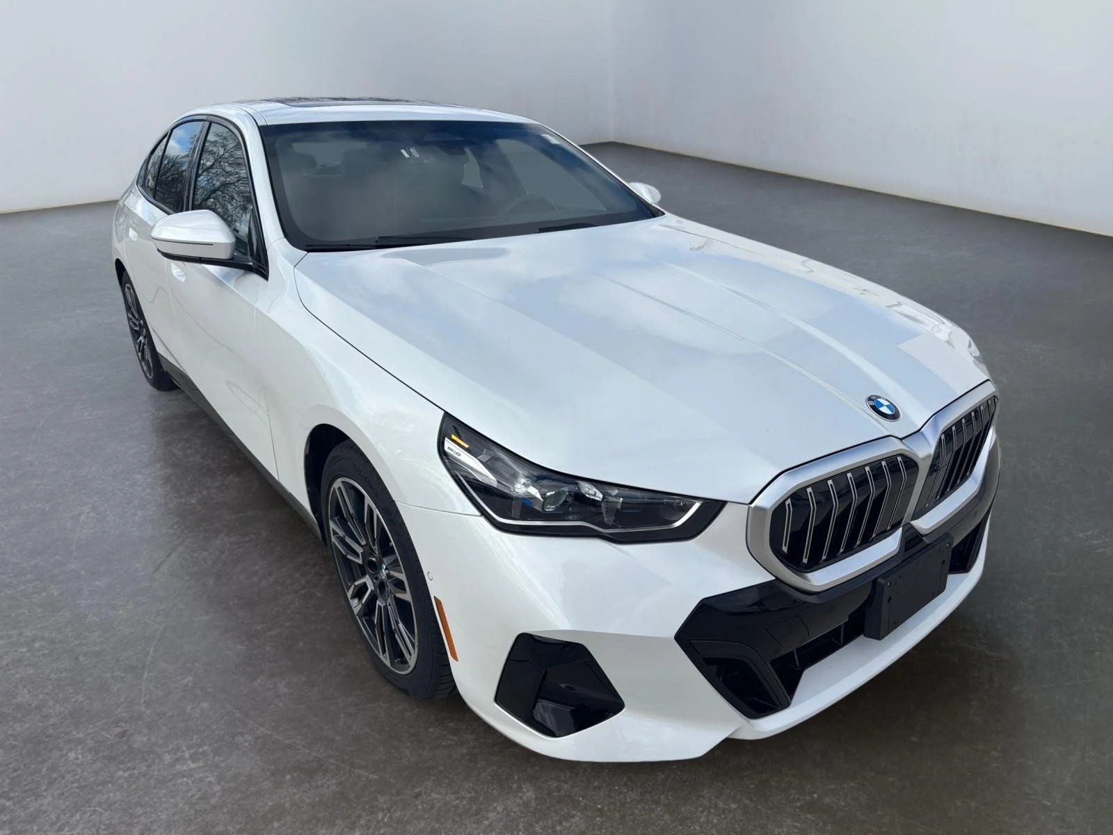 Used 2026 Mineral White Metallic BMW 530i xDrive image 11