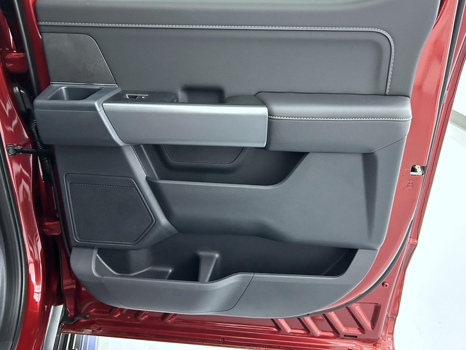 New 2026 Ruby Red Metallic Tinted Clearcoat Ford XLT image 17