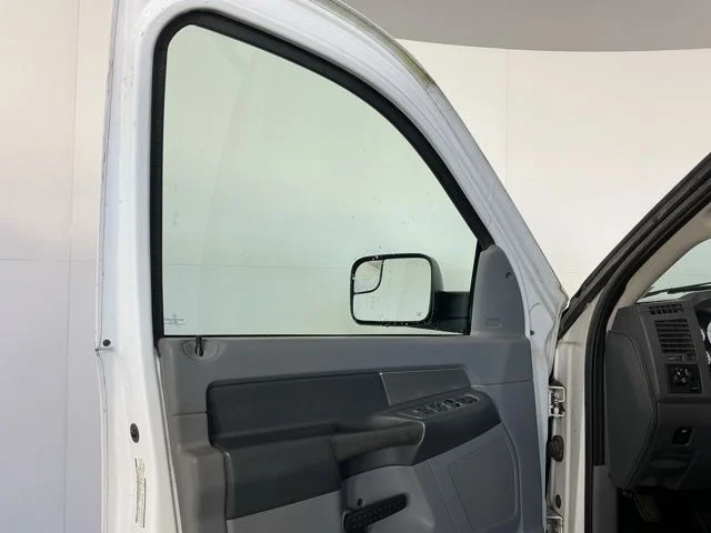 Used 2007 Bright White Dodge SLT image 8