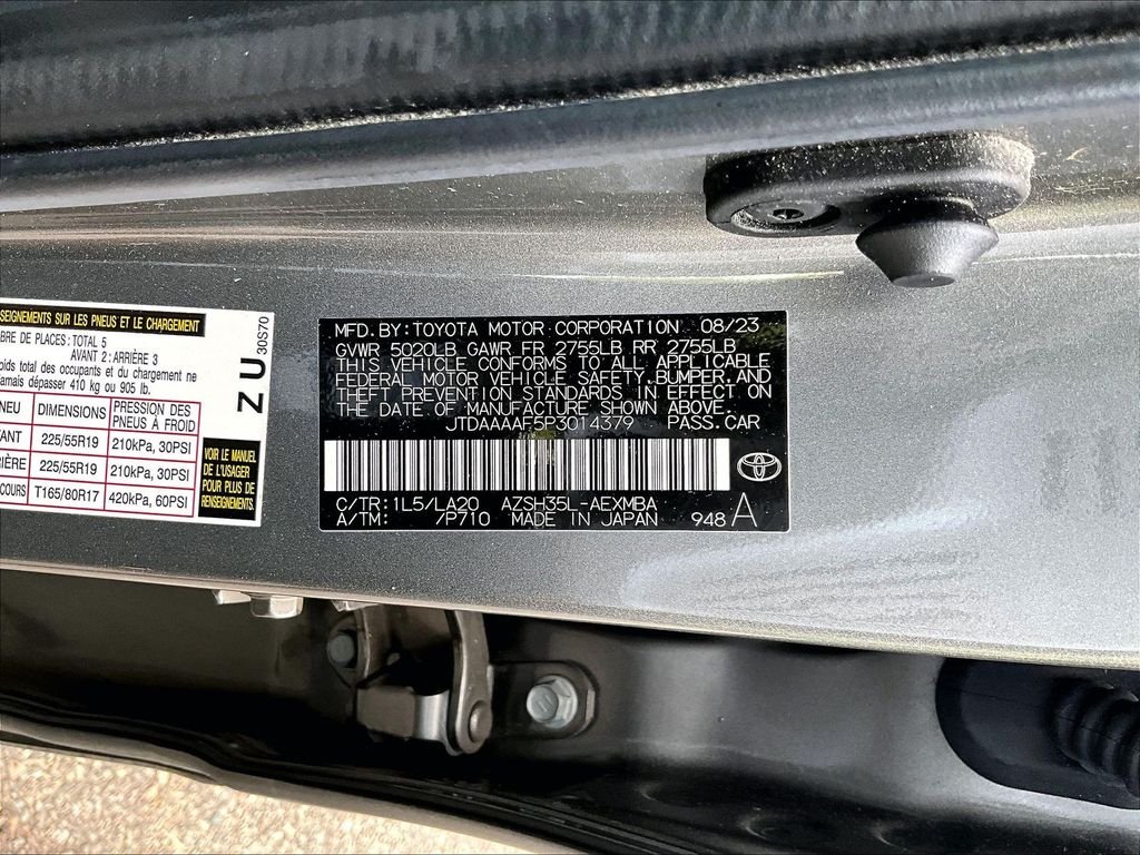 Used 2023  Toyota Limited image 9