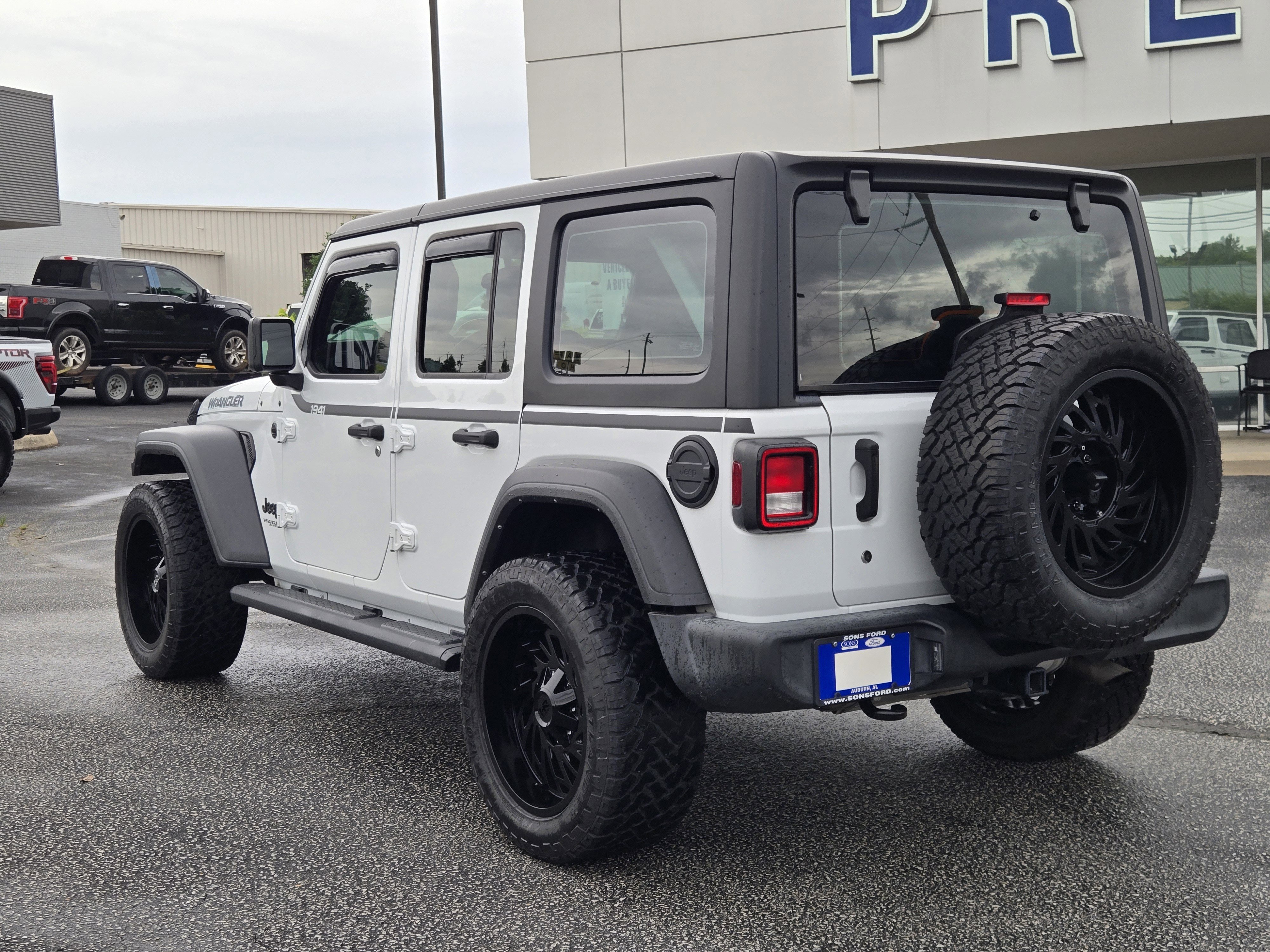 Certified Used 2022 Bright White Clearcoat Jeep Unlimited Sport image 9