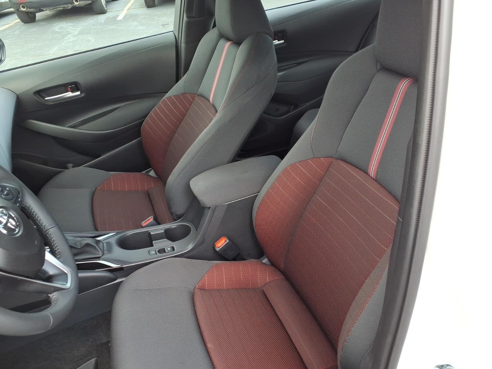 Used 2026 Ice Cap Toyota SE image 18