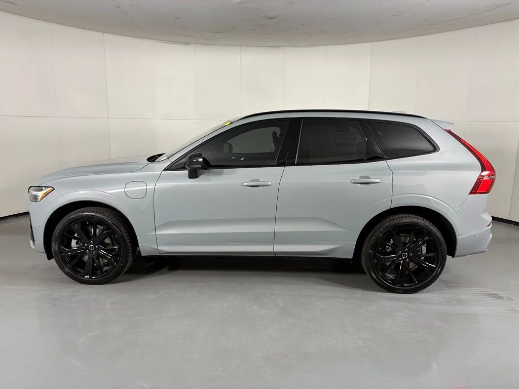 New 2026 Gray Metallic Volvo Ultra image 5