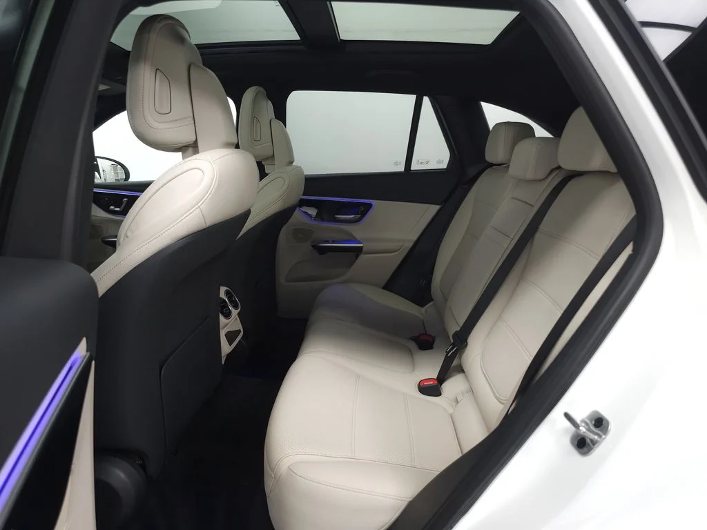 Certified Used 2026 Polar White Mercedes-Benz GLC 300 image 23