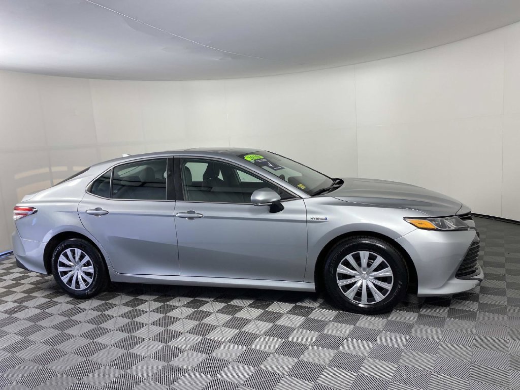 Used 2020 Silver Toyota LE image 10