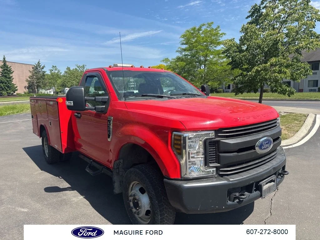 Used 2019 Red Ford XL image 1