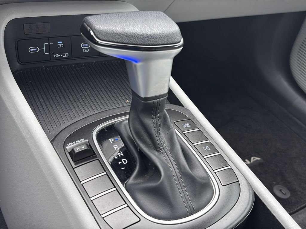 2024 Hyundai Kona SE - Photo 34