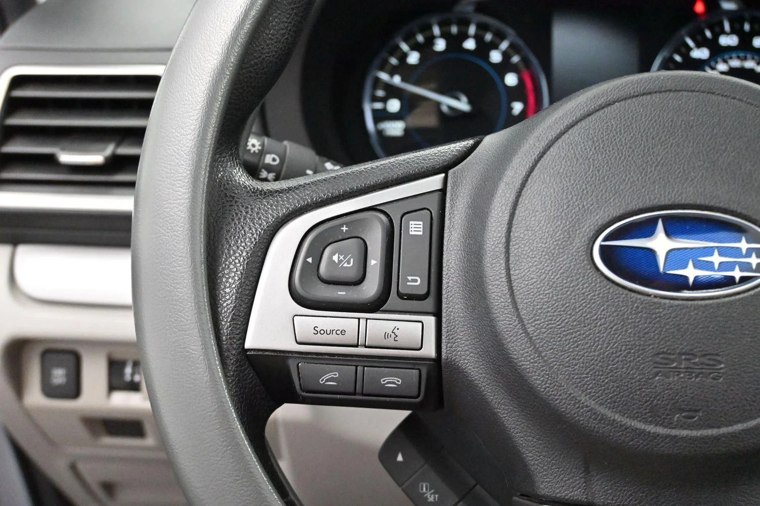 Used 2018 Ice Silver Metallic Subaru Premium image 15
